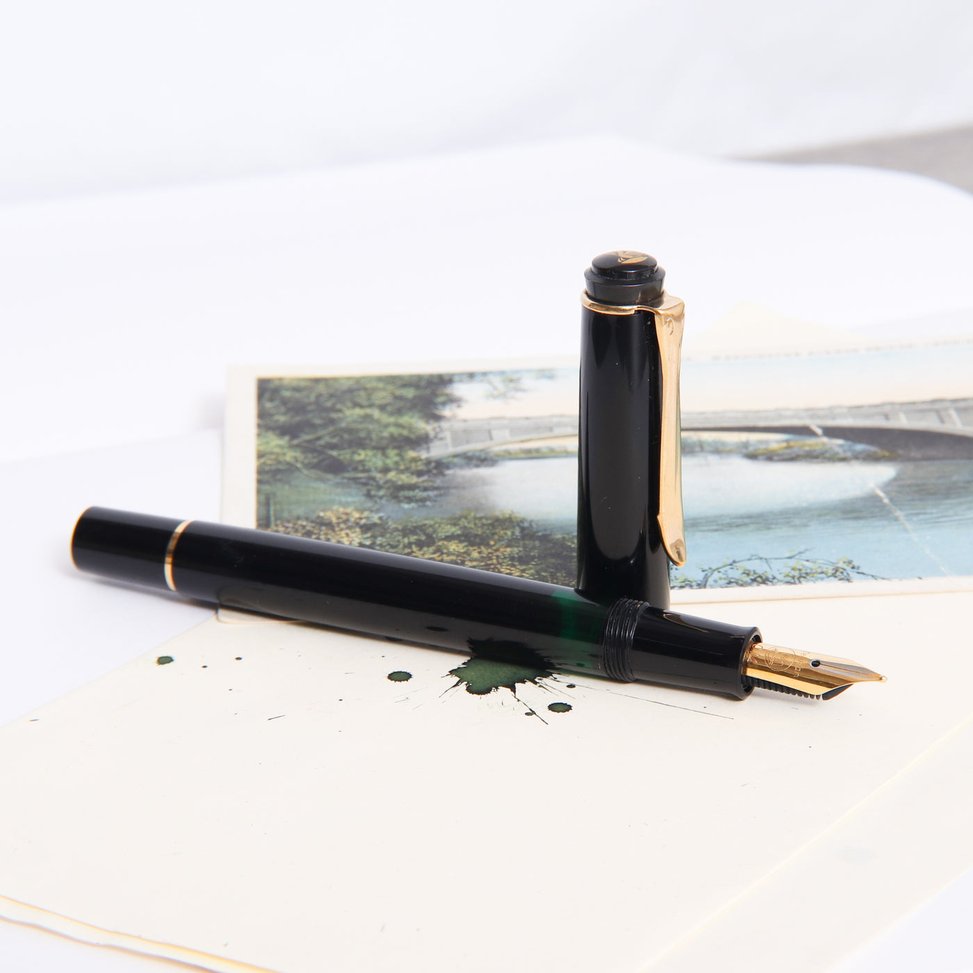 Pelikan M200 Black & Gold Fountain Pen Preowned Uncapped