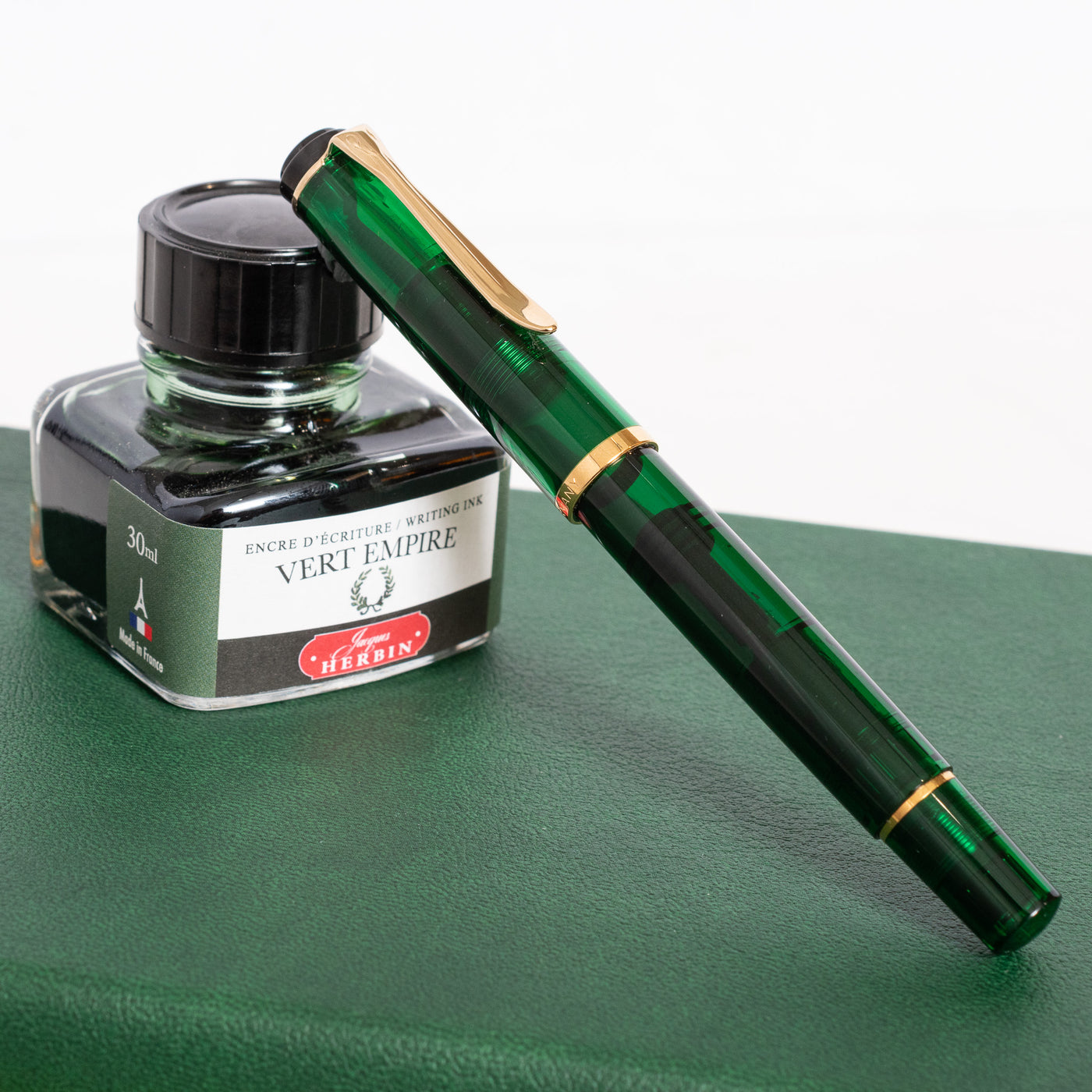 Pelikan M200 Green Transparent GT Fountain Pen Capped