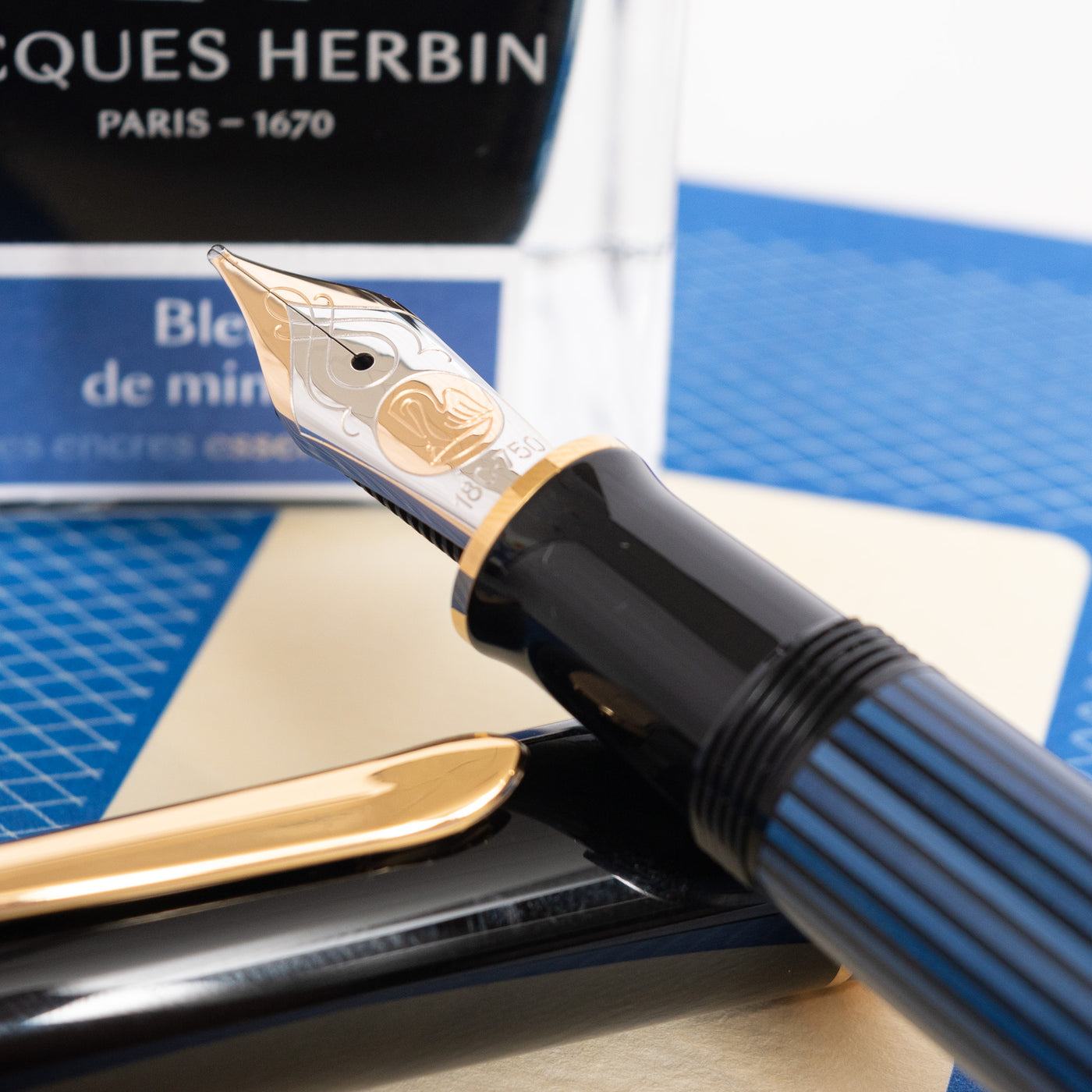 Pelikan Souveran M800 Black & Blue Fountain Pen 18k gold nib