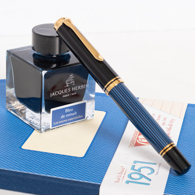 Pelikan Souveran M800 Black & Blue Fountain Pen capped