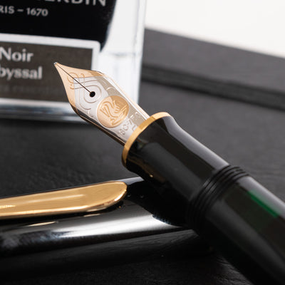 Pelikan Souveran M800 Black Fountain Pen 18k gold nib