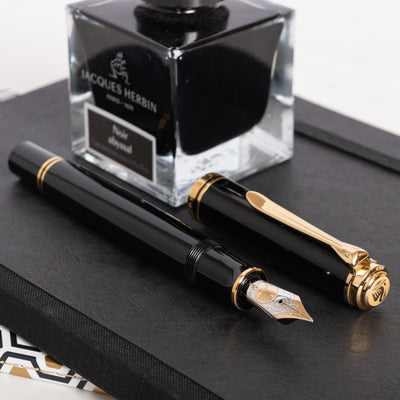 Pelikan Souveran M800 Black Fountain Pen piston filled