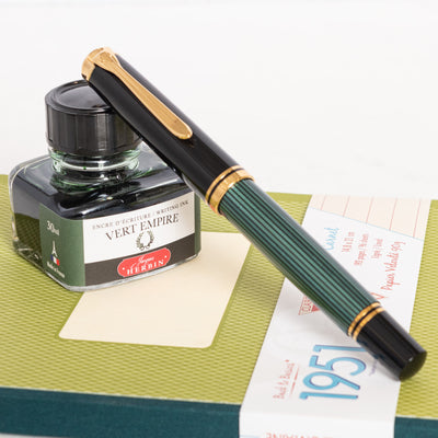 Pelikan Souveran M800 Black & Green Fountain Pen capped