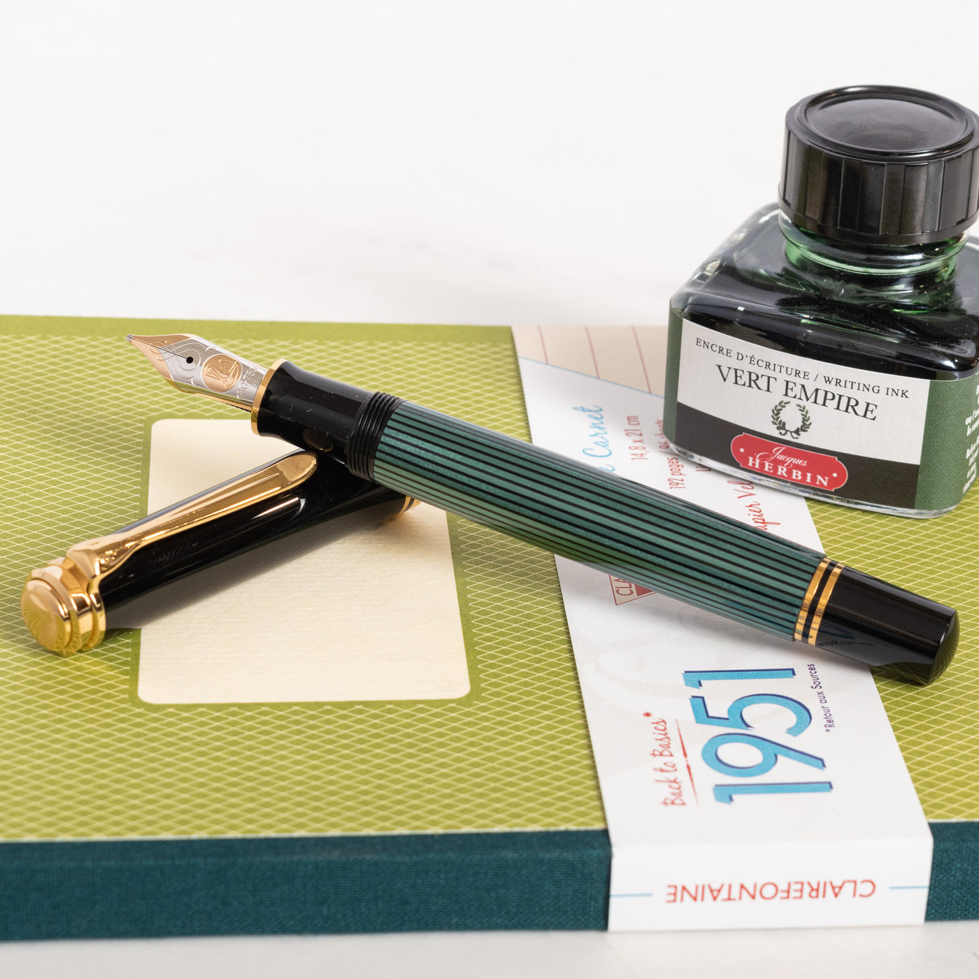 Pelikan Souveran M800 Black & Green Fountain Pen stripe