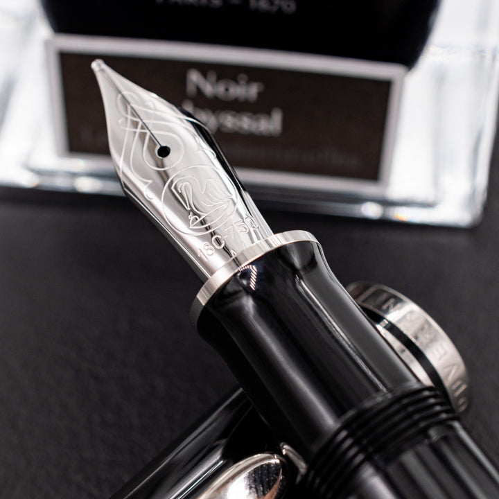 Pelikan Souveran M805 Stresemann Fountain Pen | 18k Nib – Truphae