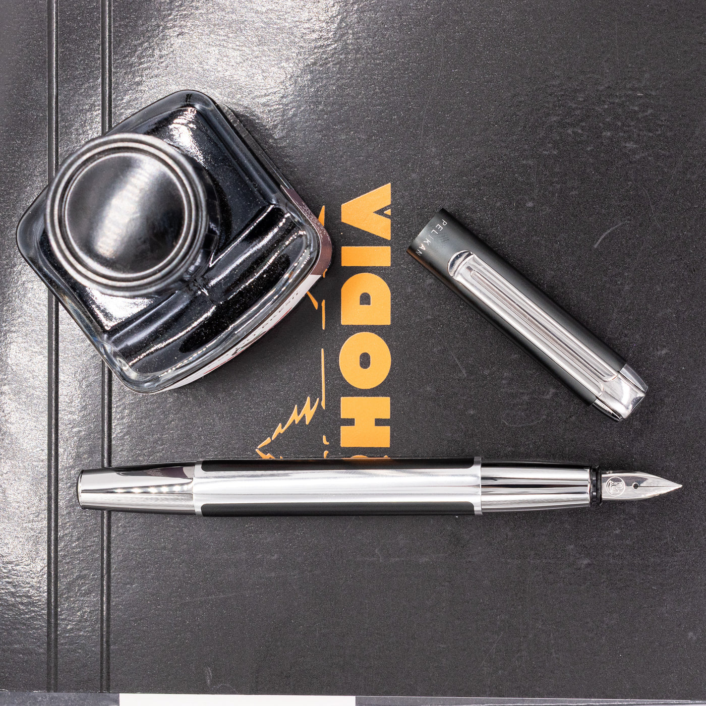 Pelikan Pura P40 Fountain Pen - Anthracite silver