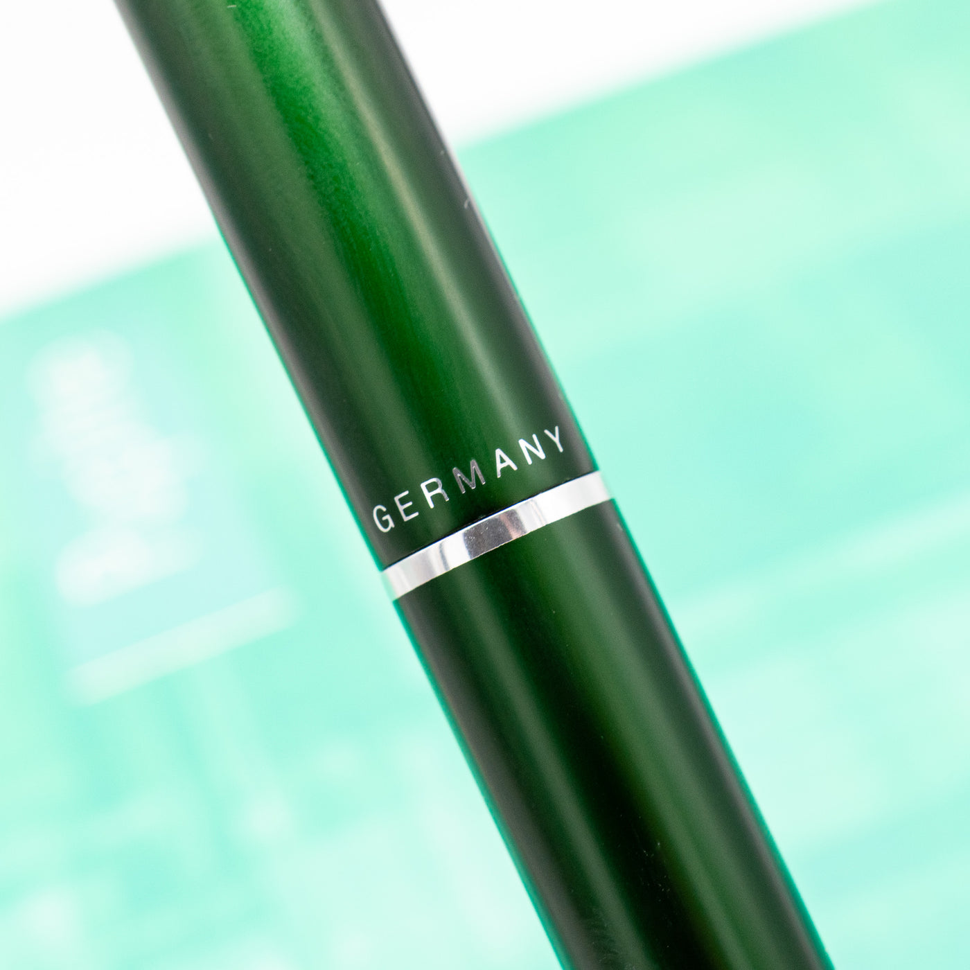 Pelikan Pura P40 Fountain Pen - Deep Green german
