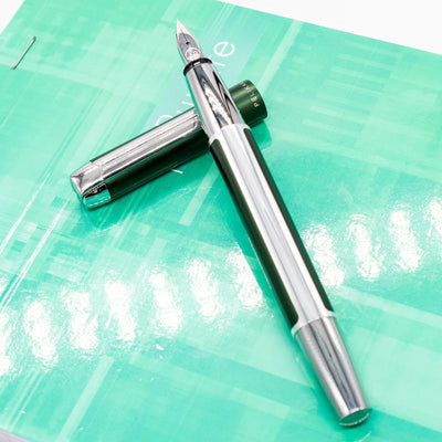 Pelikan Pura P40 Fountain Pen - Deep Green silver