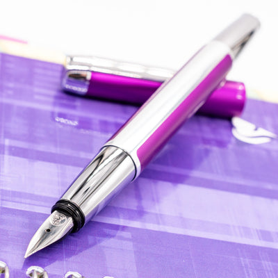 Pelikan Pura P40 Fountain Pen - Violet uncapped