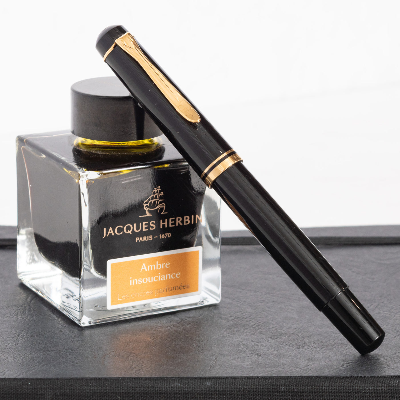 Pelikan R250 Black & Gold Old Logo Rollerball Pen capped