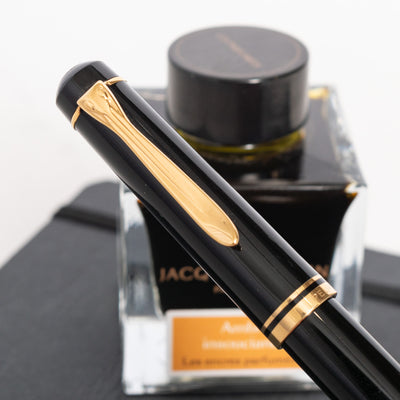 Pelikan R250 Black & Gold Old Logo Rollerball Pen clip