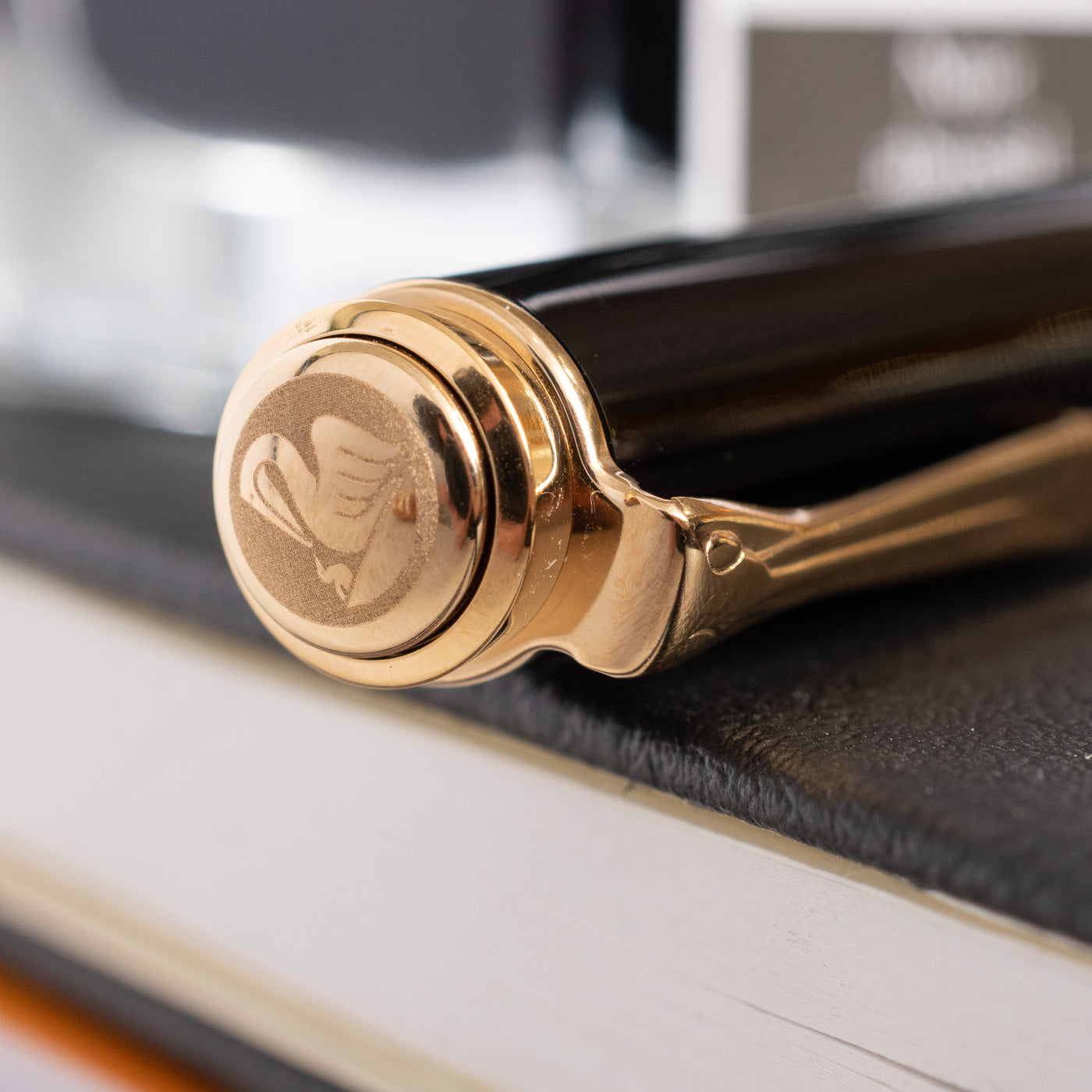 Pelikan Souveran M400 Black Fountain Pen Cap Top