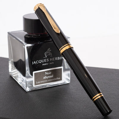 Pelikan Souveran M400 Black Fountain Pen Capped