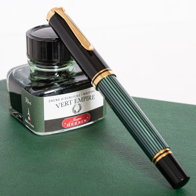 Pelikan Souveran M400 Black & Green Fountain Pen Capped