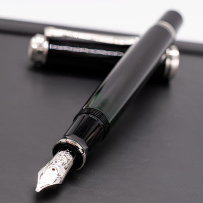 Pelikan Souveran M405 Fountain Pen - Black uncapped