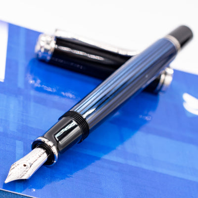 Pelikan Souveran M405 Fountain Pen - Blue uncapped