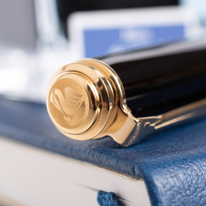 Pelikan Souveran M600 Fountain Pen - Black & Blue – Truphae