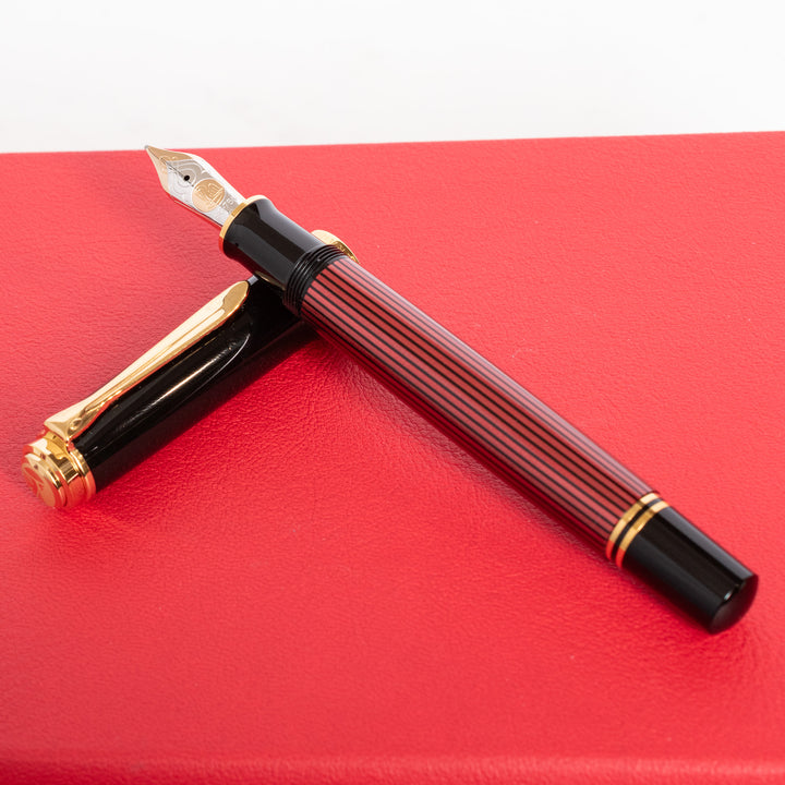 PELIKAN SOUVERAN M800 茶縞　万年筆　字幅F Pelikan Souveran M800 Black & Red Fountain Pen | 18k Nib – Truphae