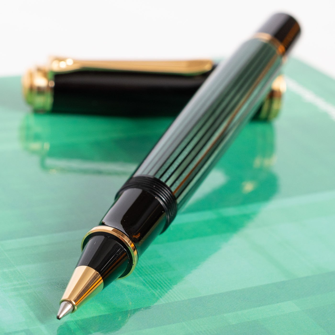 Pelikan Souveran R600 Black & Green Rollerball Pen Uncapped