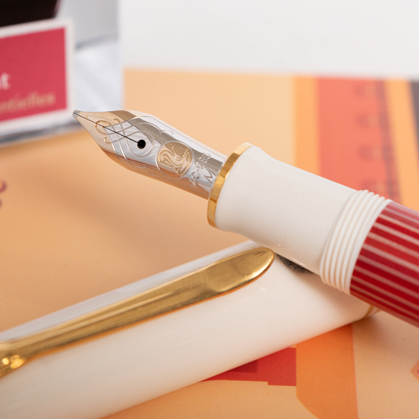 Pelikan Souveran Special Edition M600 Red White Fountain Pen 14k Gold Nib