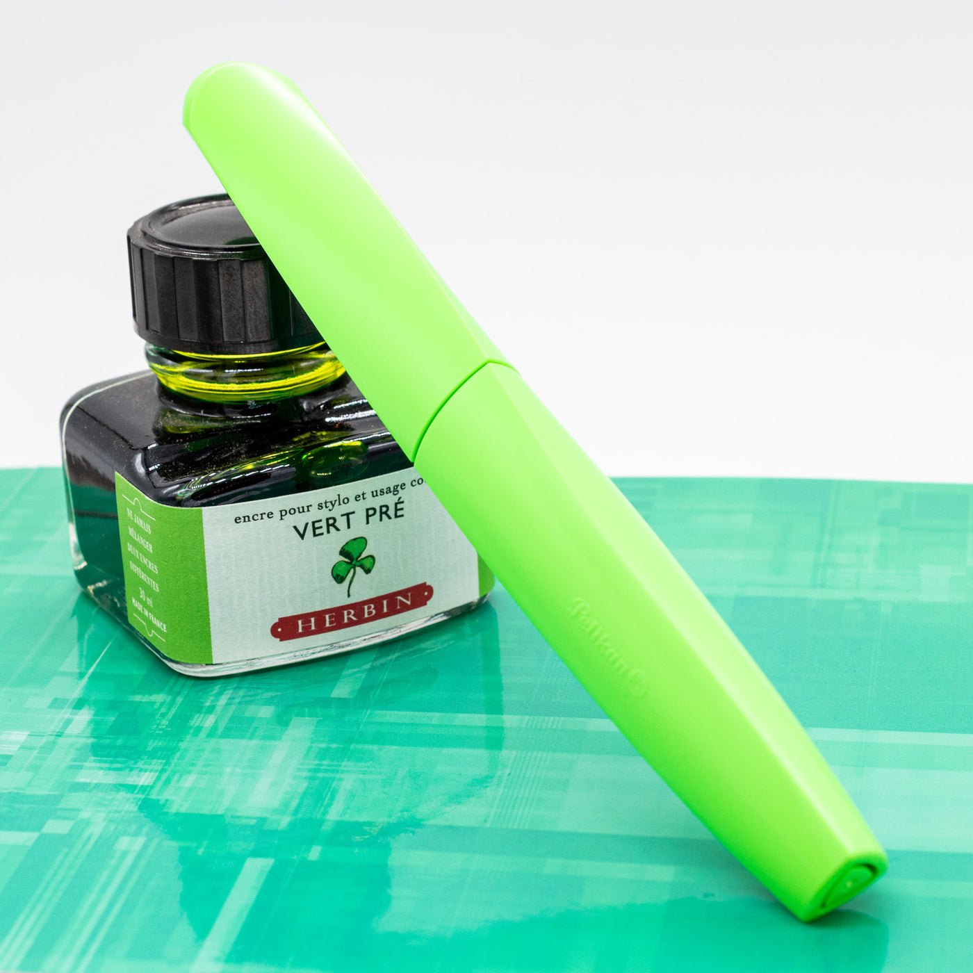 Pelikan Twist Fountain Pen - Neon Green capped