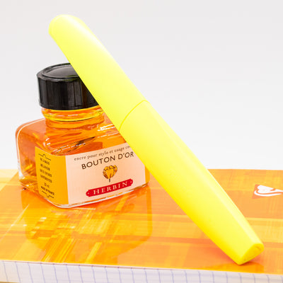 Pelikan Twist Fountain Pen - Neon Yellow capped