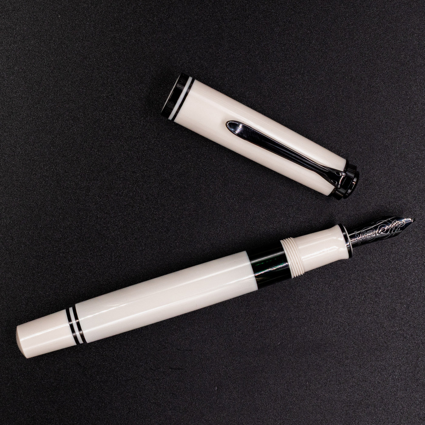 Pelikan Souveran M670 Fountain Pen - Warm Grey and black accents
