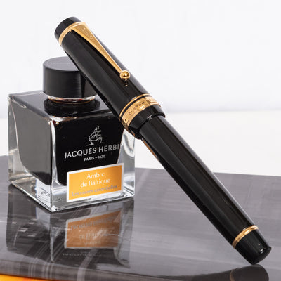 Pilot Custom Urushi Black Fountain Pen Capped