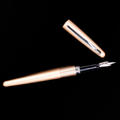 An overhead view of the Pilot Metropolitan Fountain Pen - Gold Zig Zag uncapped.