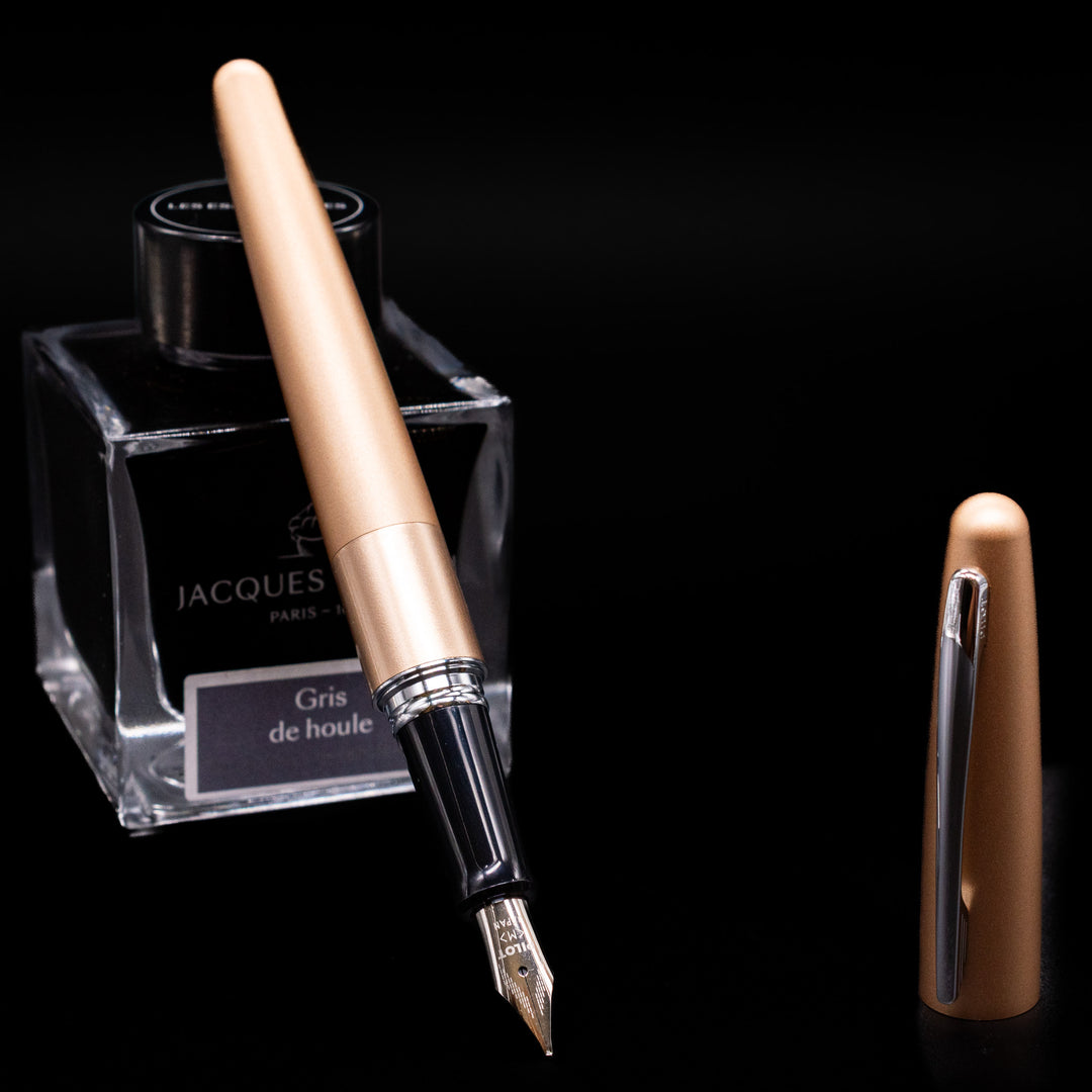 Pilot Metropolitan Fountain Pen - Plain Gold – Truphae