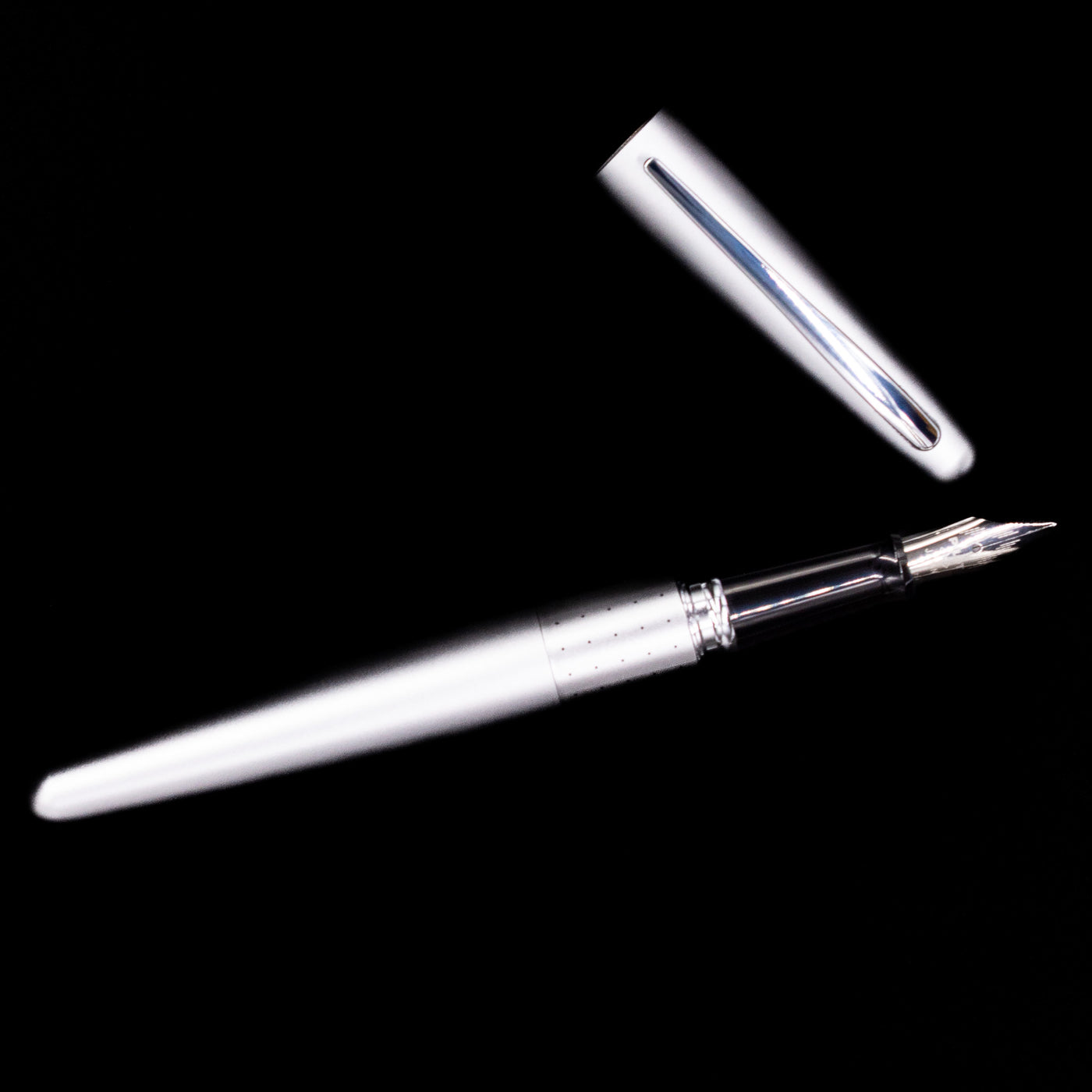 An overhead view of the Pilot Metropolitan Fountain Pen - Silver with Dots uncapped.