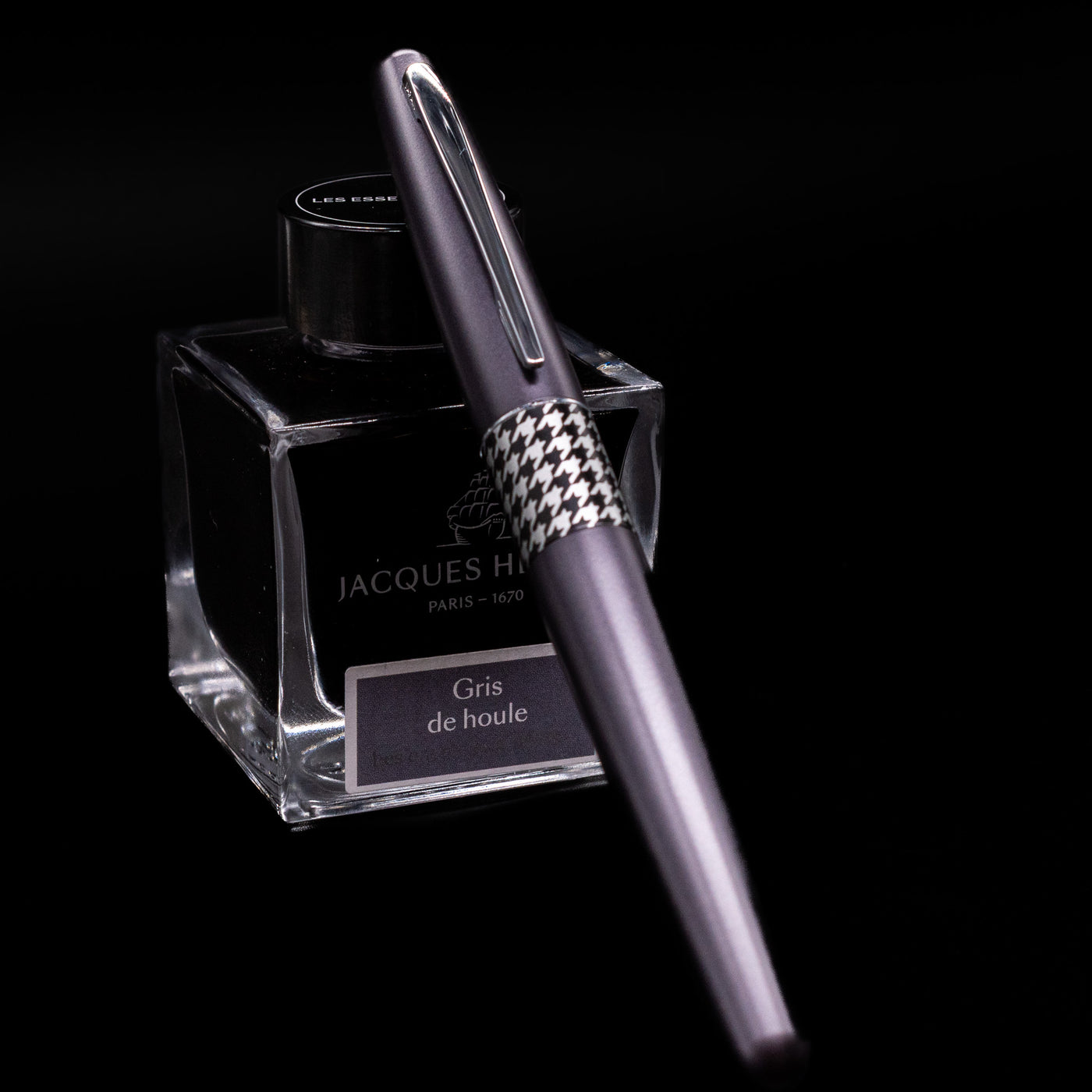 Pilot Metropolitan MR Retro Pop Fountain Pen - Gray capped, leaning against an ink bottle. 