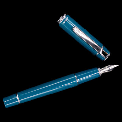 An overhead view of the Pilot Prera Fountain Pen - Empress Teal uncapped.