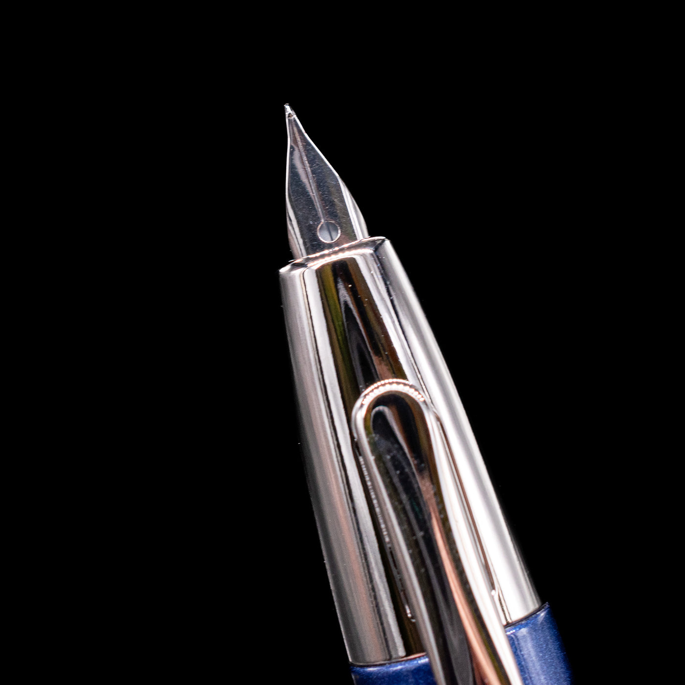 A macro shot of the nib on the Pilot Vanishing Point Decimo Fountain Pen - Navy Blue.