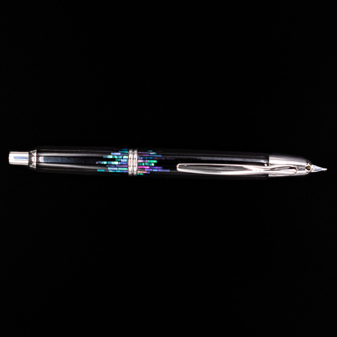 An overhead view of the Pilot Vanishing Point Fountain Pen - Raden Stripe uncapped.