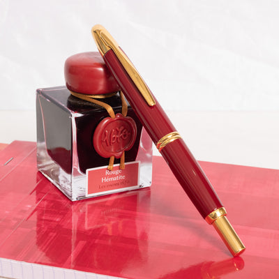 Pilot Vanishing Point Red & Gold Fountain Pen - Preowned