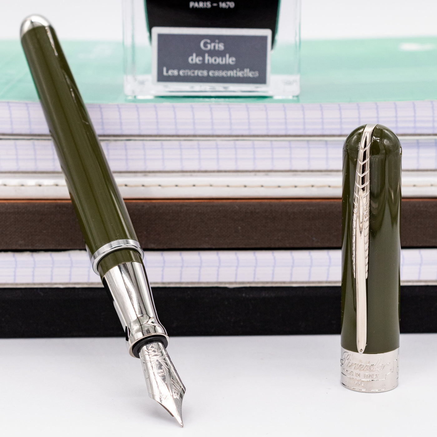 Pineider Avatar Glossy Fountain Pen - Military Green