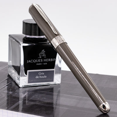 Pineider Avatar Glossy Fountain Pen - Stone Grey Capped
