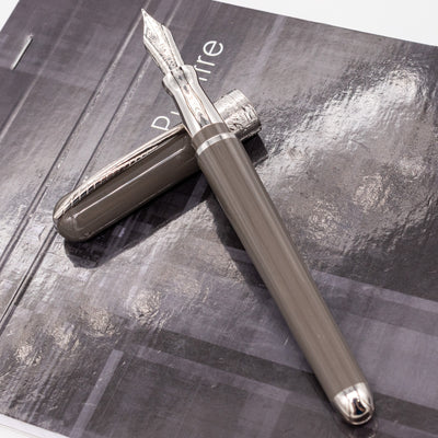 Pineider Avatar Glossy Fountain Pen - Stone Grey UR Resin
