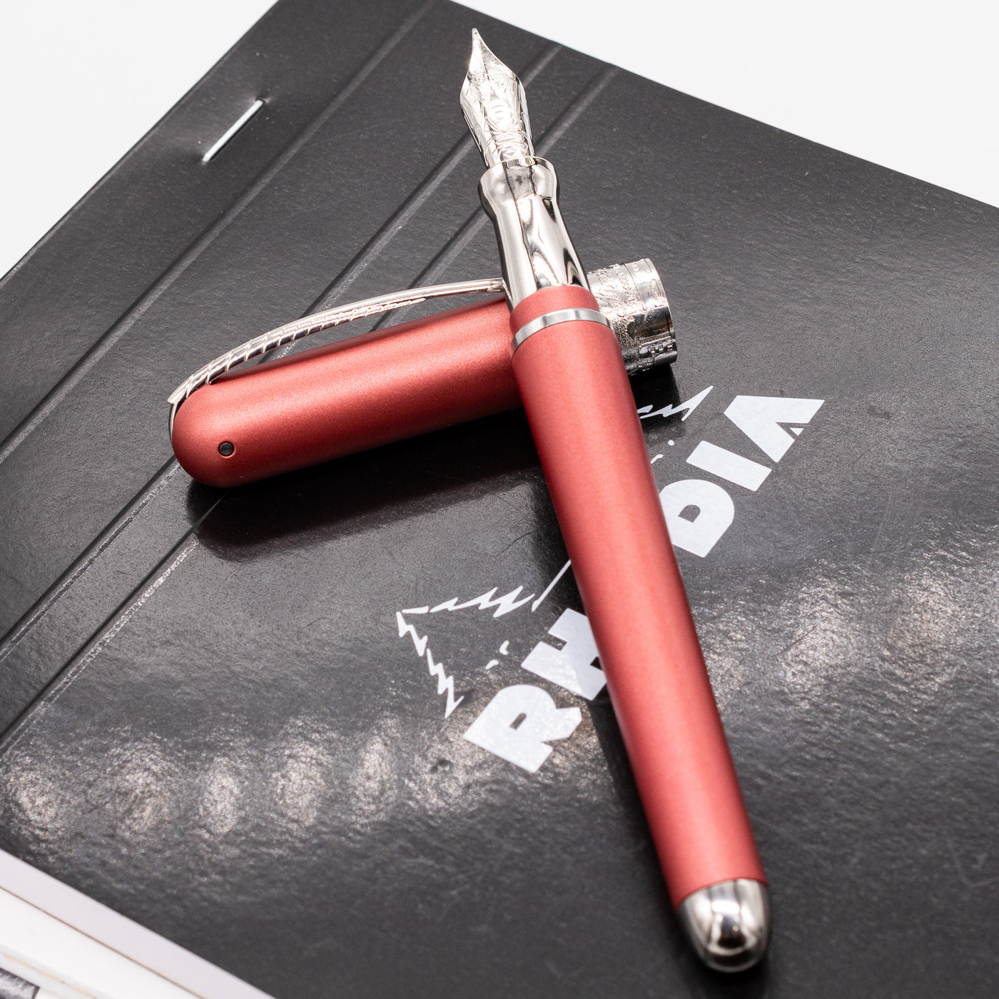 Pineider Avatar UR Art Fountain Pen - Peach Pink new