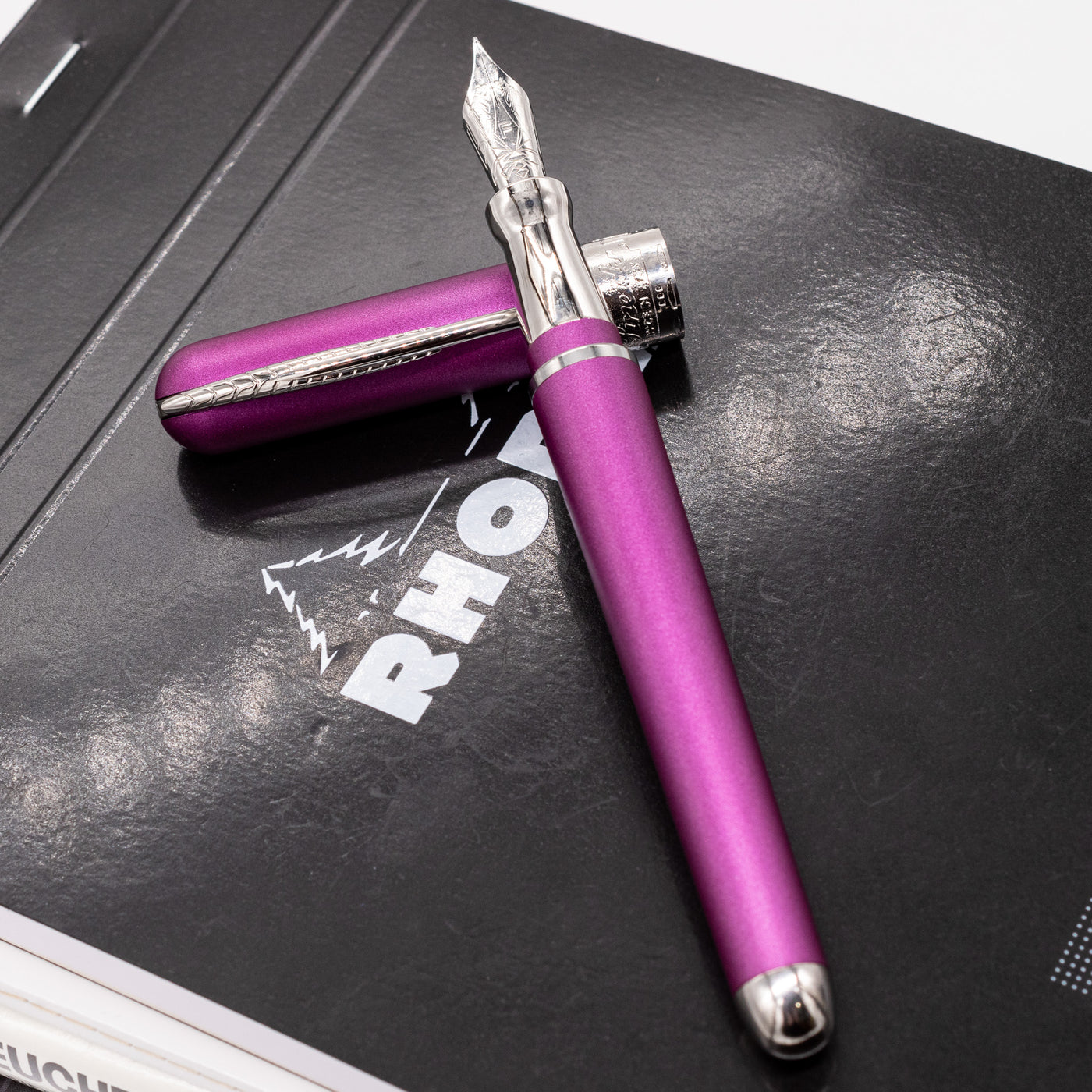 Pineider Avatar UR Art Fountain Pen - Violet purple