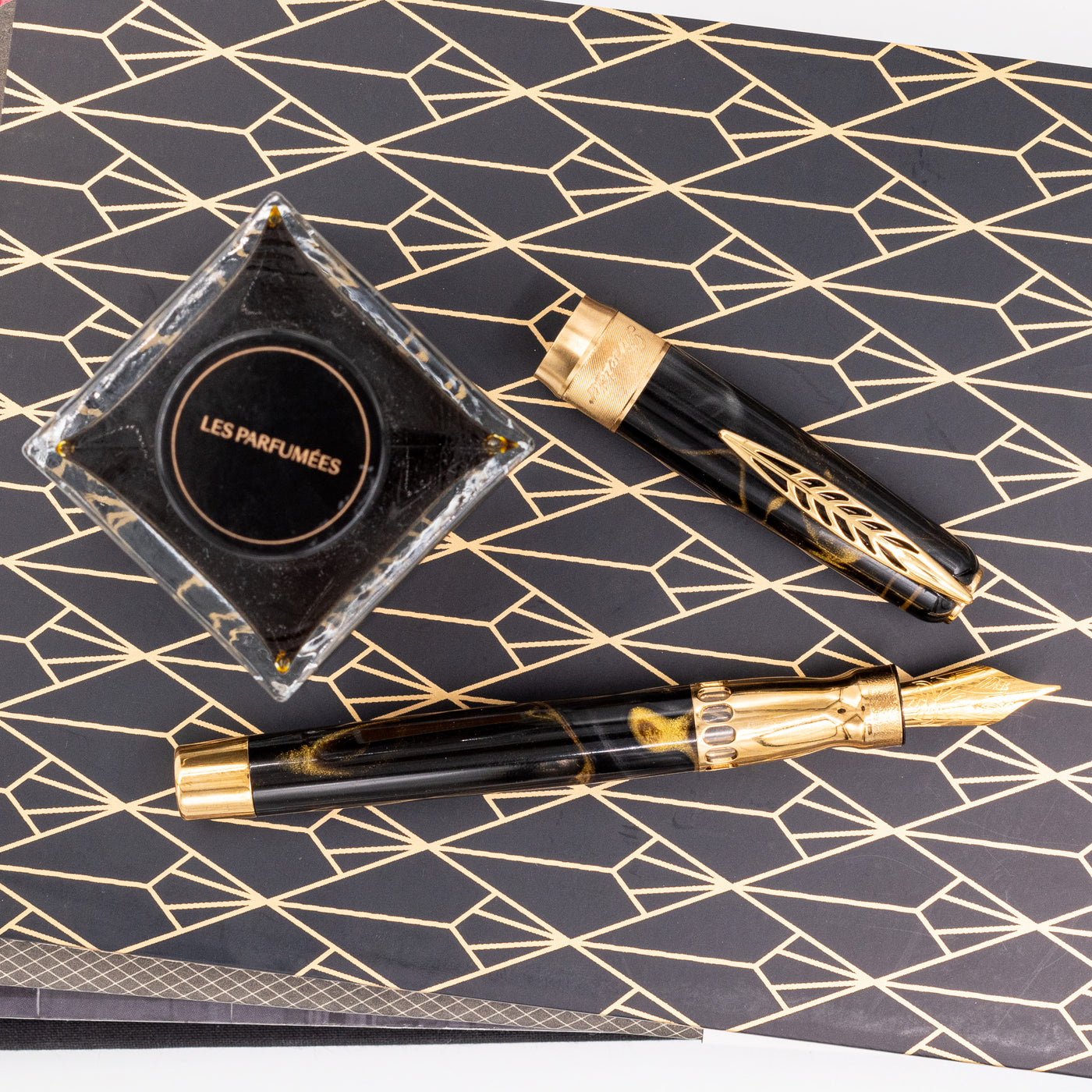 Pineider La Grande Bellezza Rocco Fountain Pen - Midnight Black piston filled