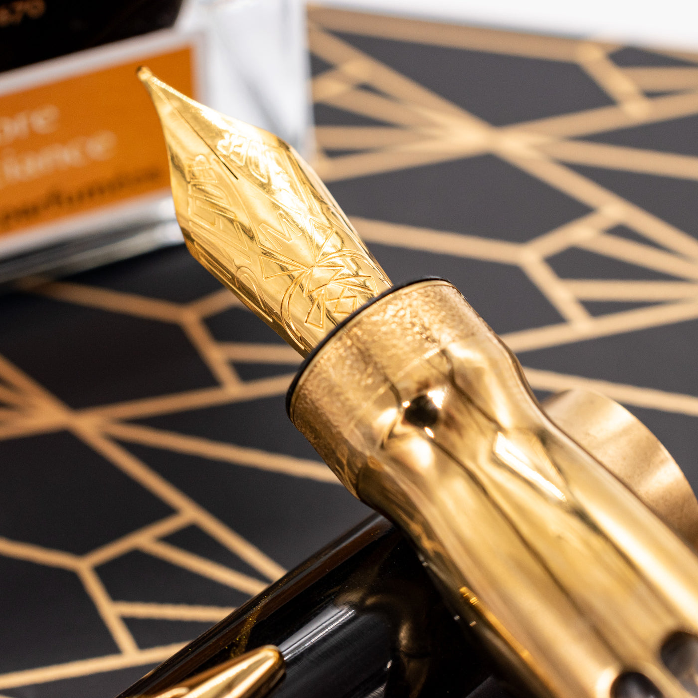 Pineider La Grande Bellezza Rocco Fountain Pen - Midnight Black stainless steel nib