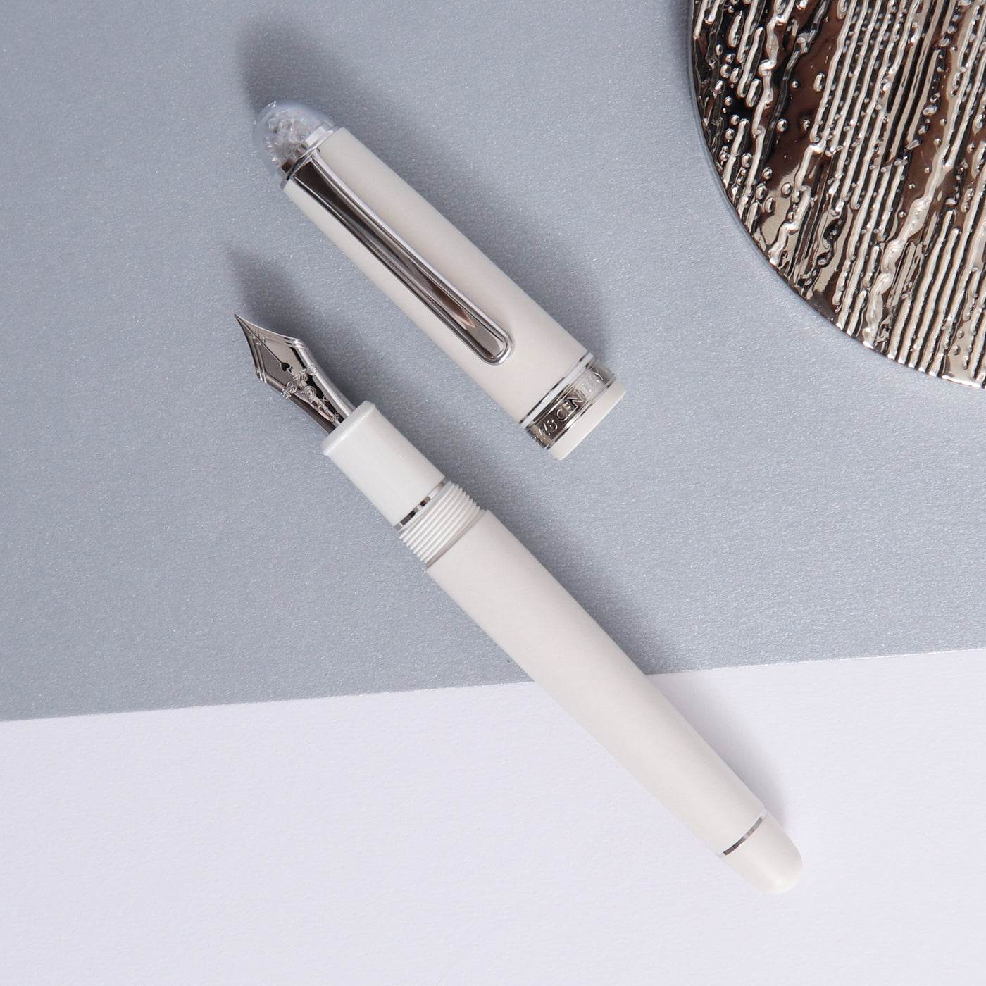 Platinum 3776 Century Shape of Heart Ivoire Fountain Pen White
