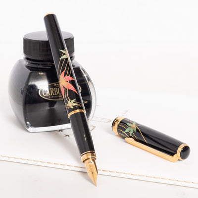 Platinum Classic Maki-e Kanazawa Leaf Changing Autumn Leaves Fountain Pen