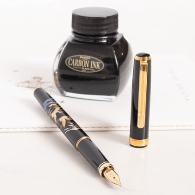 Platinum Classic Maki-e Crane Design Fountain Pen uncapped