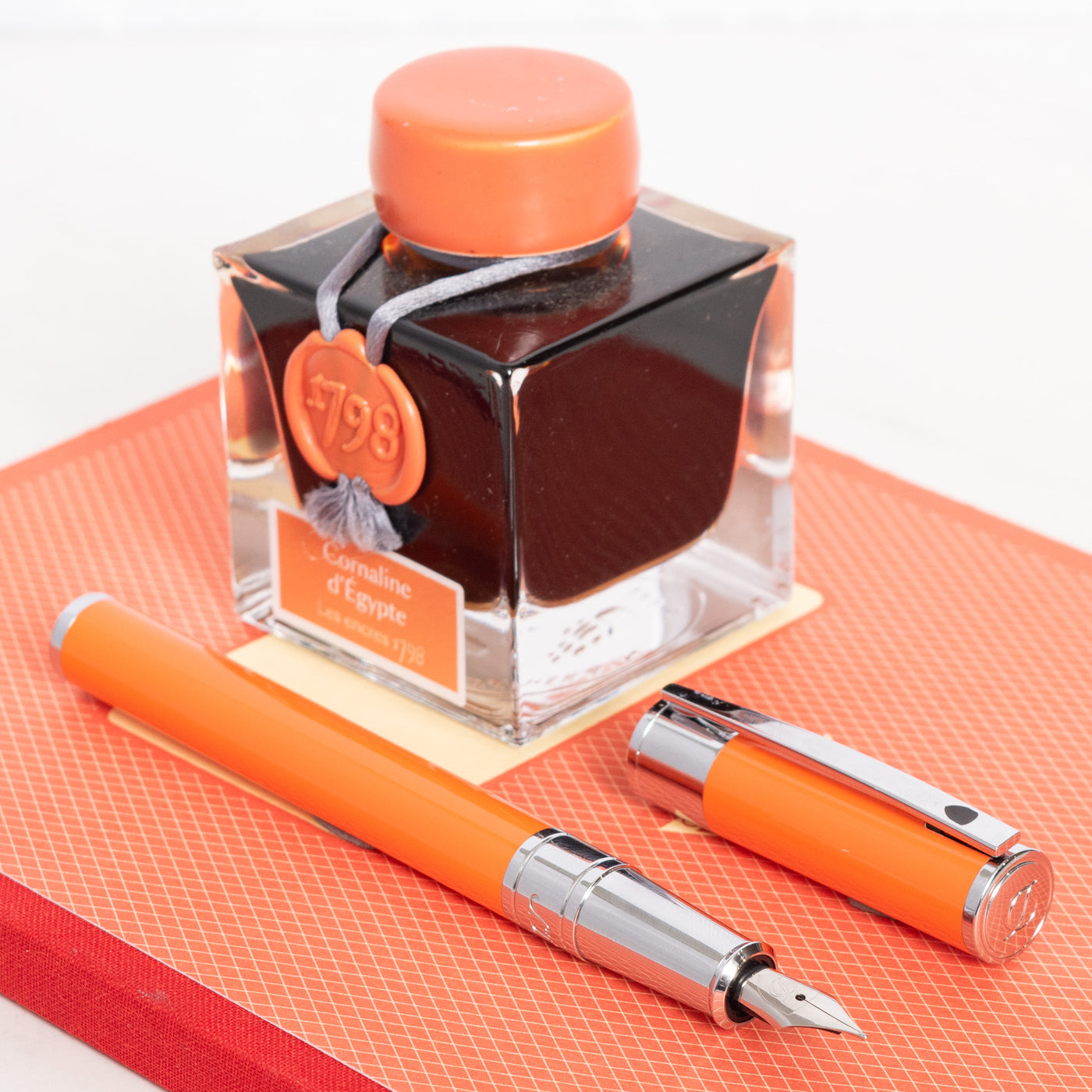 ST Dupont D Initial Orange & Chrome Fountain Pen new