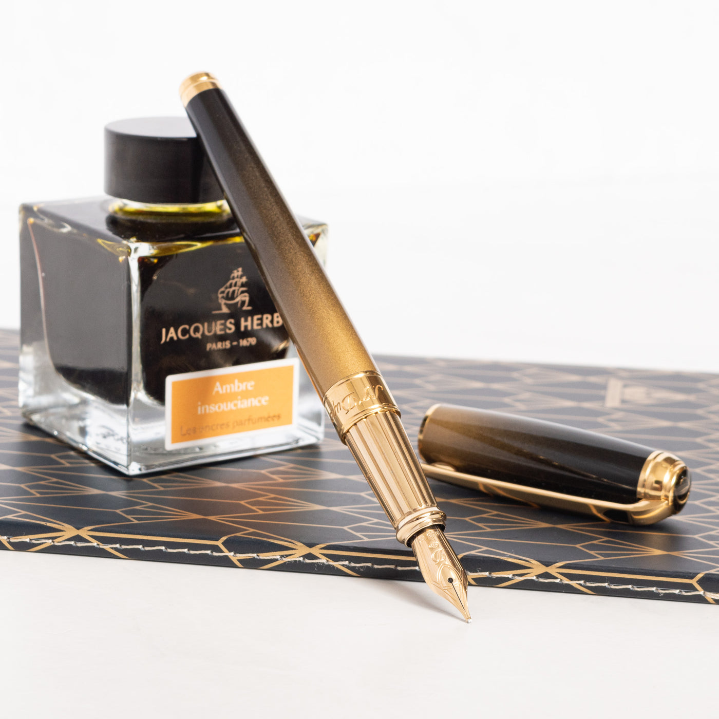 ST Dupont Line D Large Sunburst Fountain Pen uncapped
