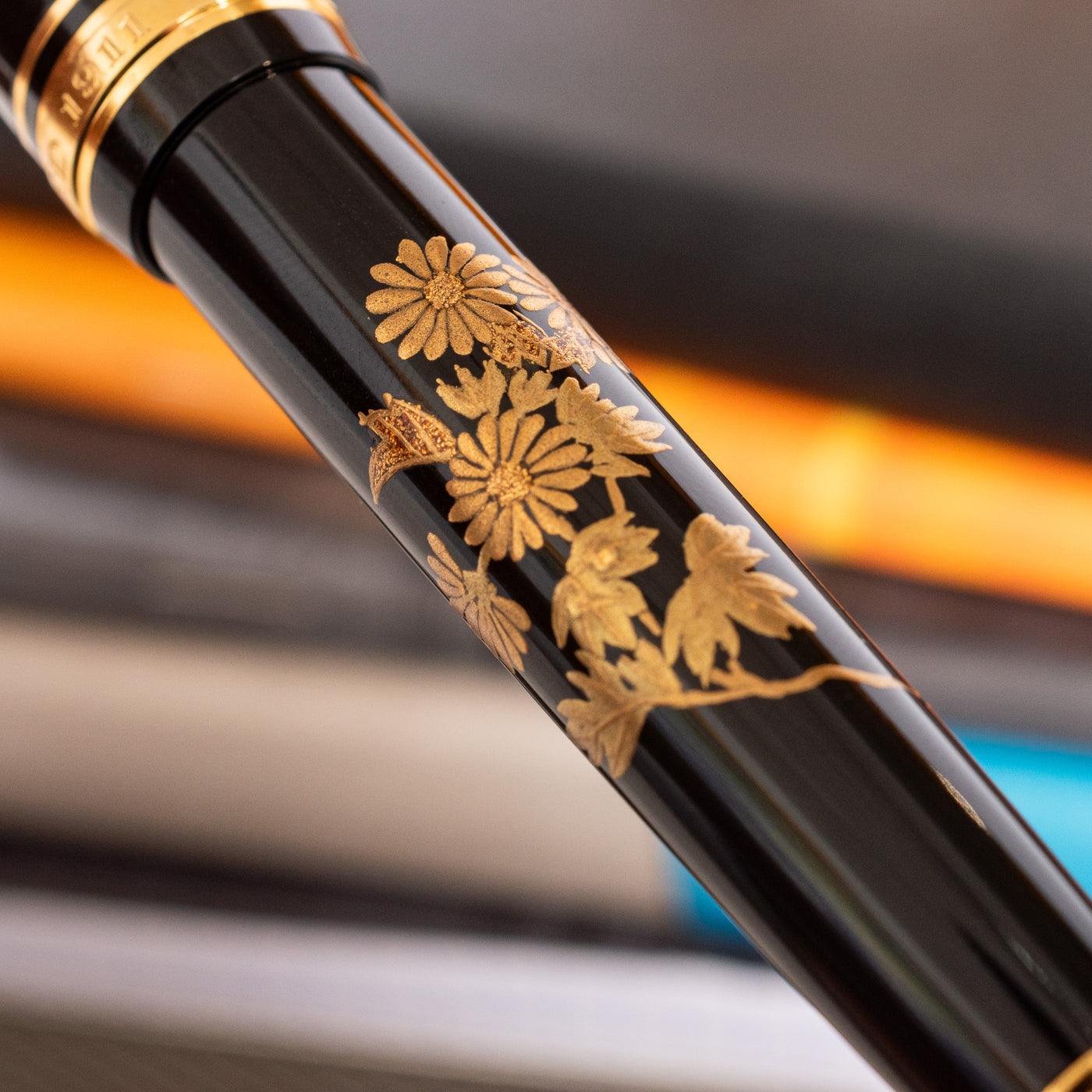 Sailor Standard Resin Maki-e Chrysanthemum Fountain Pen Artwork