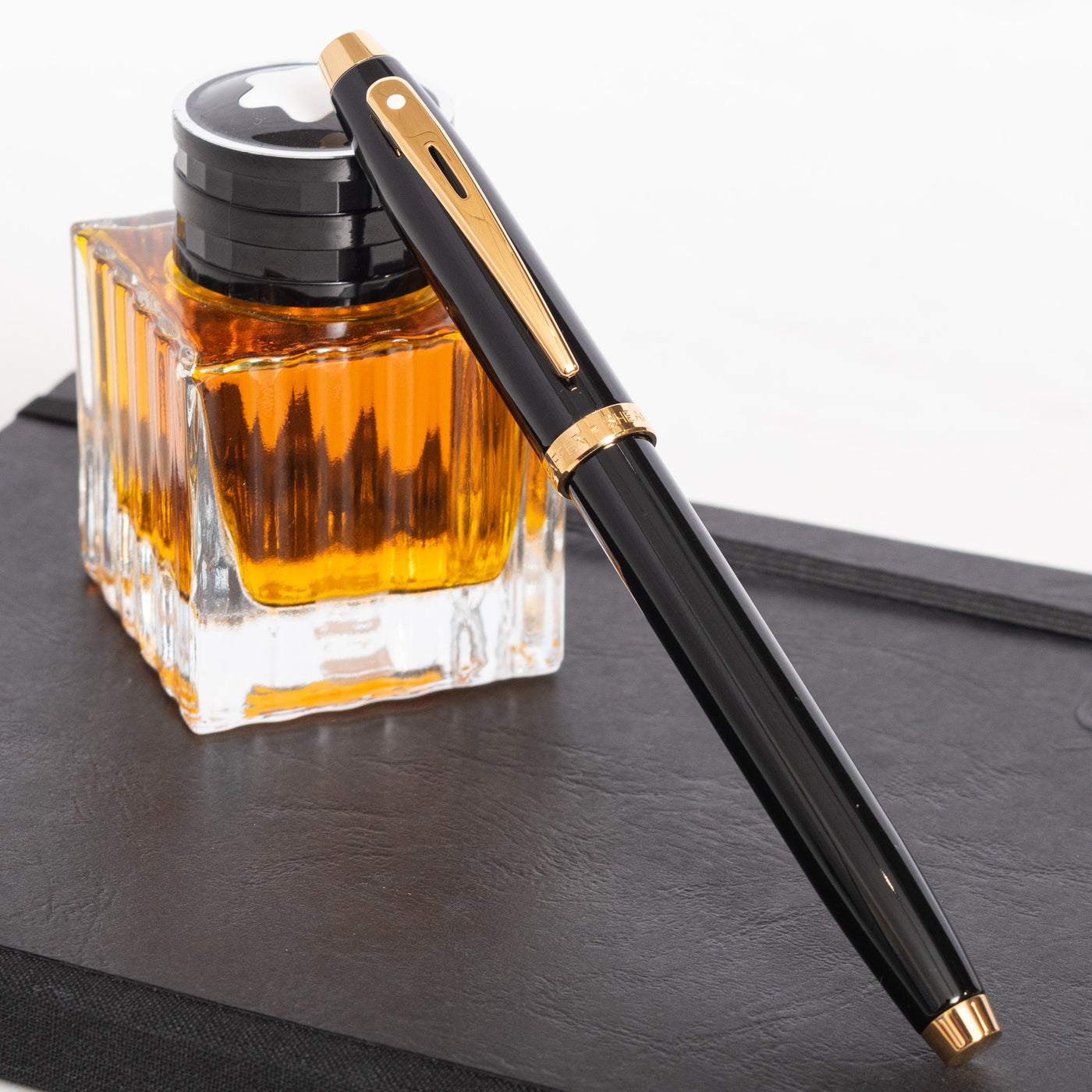 Sheaffer 100 Fountain Pen - Black with Gold Trim capped
